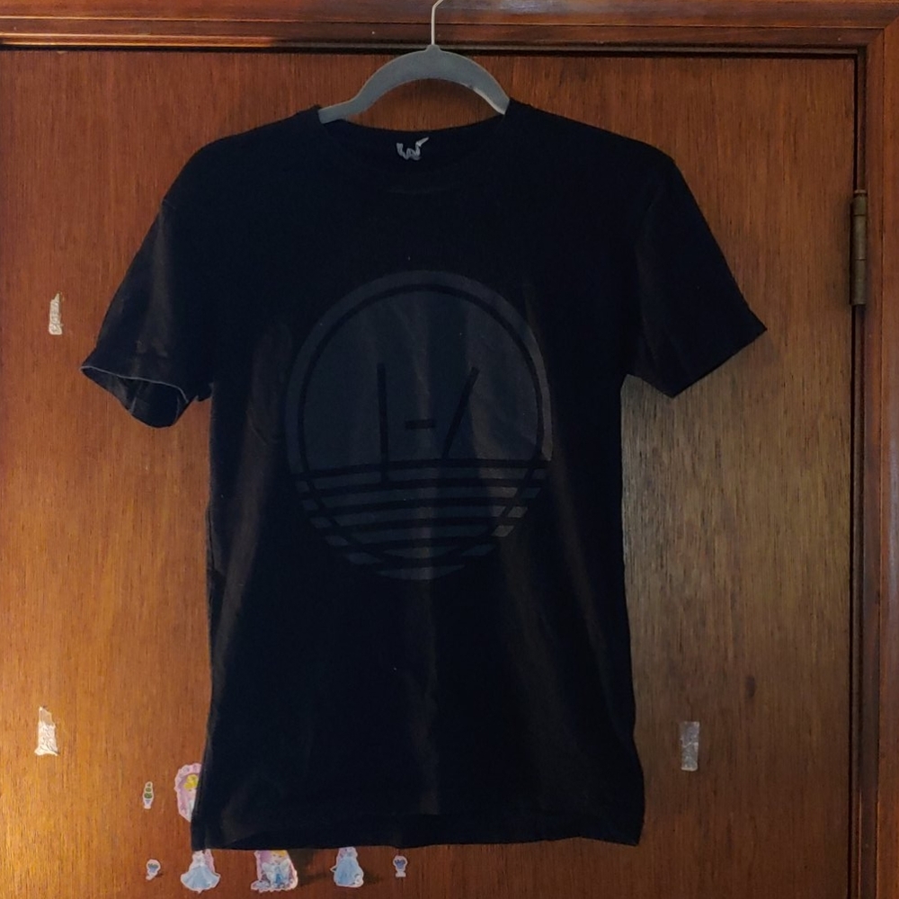 TØP graphic tee